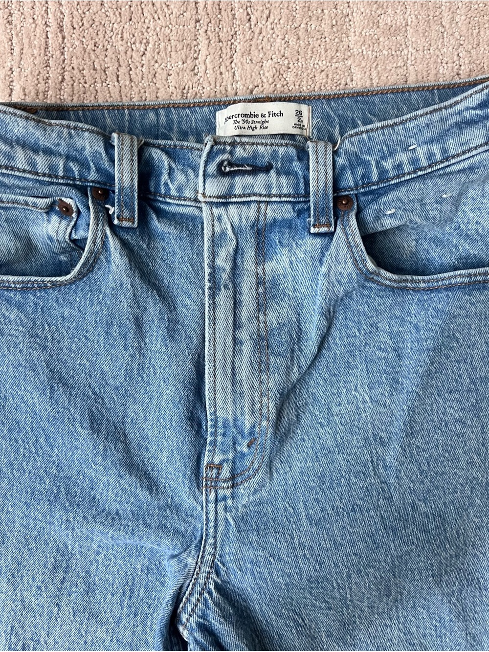 Abercrombie & Fitch 90's straight Light Wash Women's Jeans